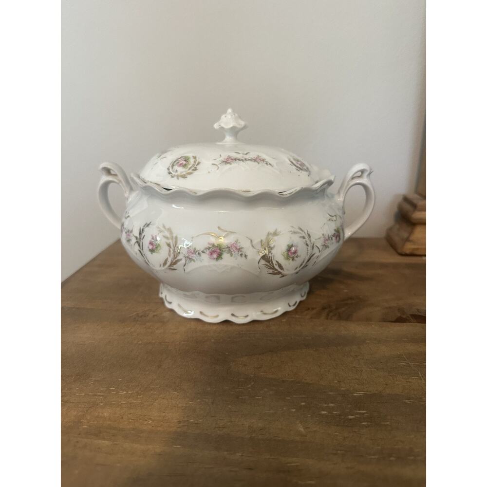 Vintage MZ Austria Porcelain Bowl With Lid And Handles. 5.5”T 8”W